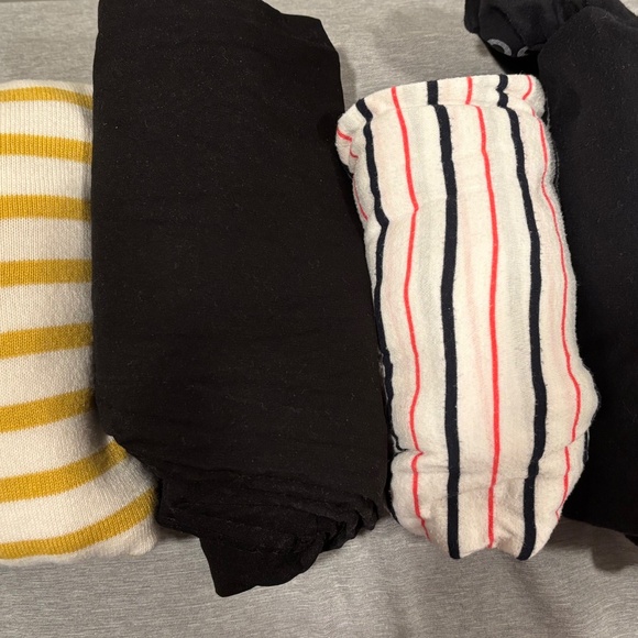 Bundle of Clothes - Picture 3 of 4